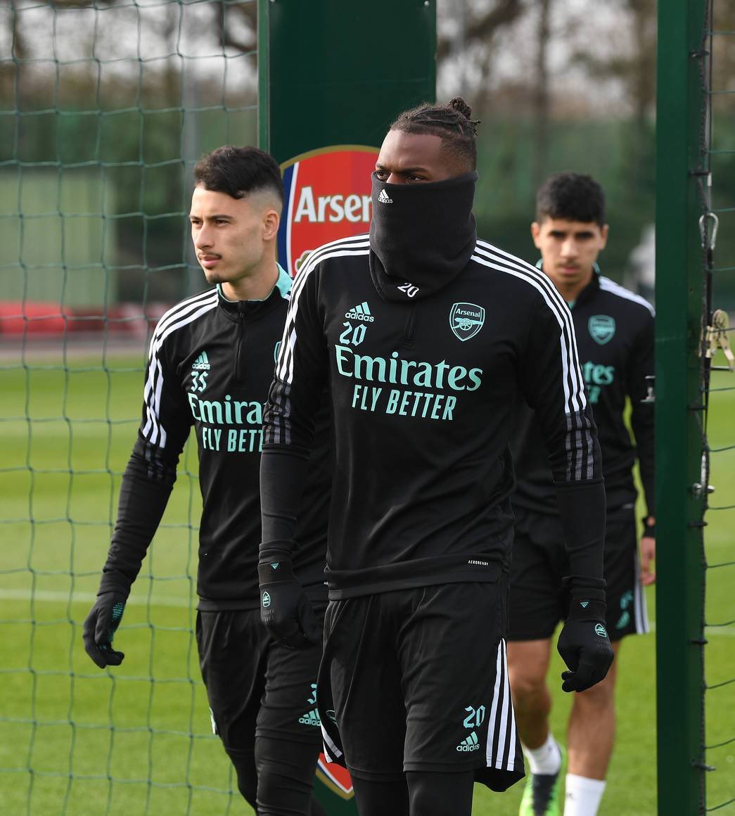 jeorgebird's tweet photo. Salah-Eddine (background) trained with the first-team today. https://t.co/BHEfMcA3gt
