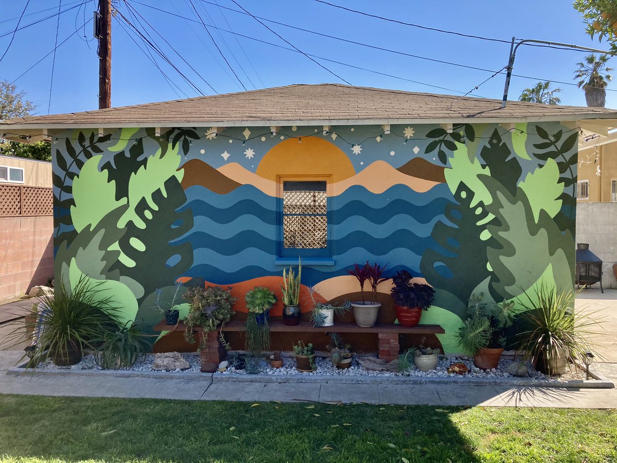 Kri_ayte's tweet photo. Taking a quick break from highlighting my first ever and recently launched #NFT collection #HappyHounds to share another creation that I just completed. My first ever outdoor mural! 🌞 https://t.co/CBYQtTlmiN