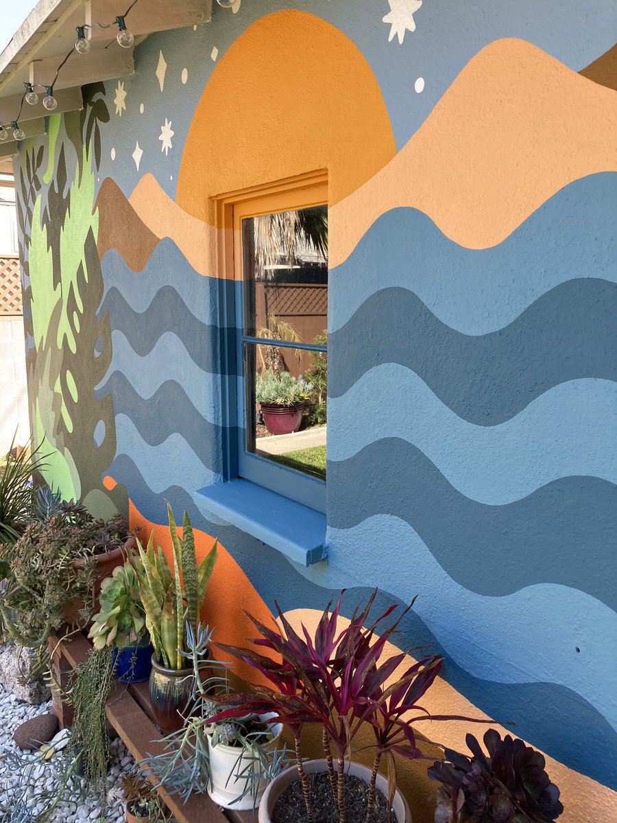 Kri_ayte's tweet photo. Taking a quick break from highlighting my first ever and recently launched #NFT collection #HappyHounds to share another creation that I just completed. My first ever outdoor mural! 🌞 https://t.co/CBYQtTlmiN