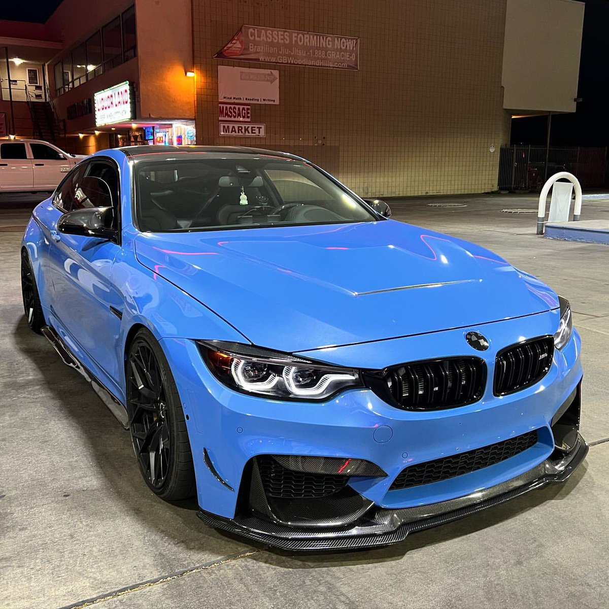 carpxrnpicx's tweet photo. BMW M4 https://t.co/6l287BdsNe