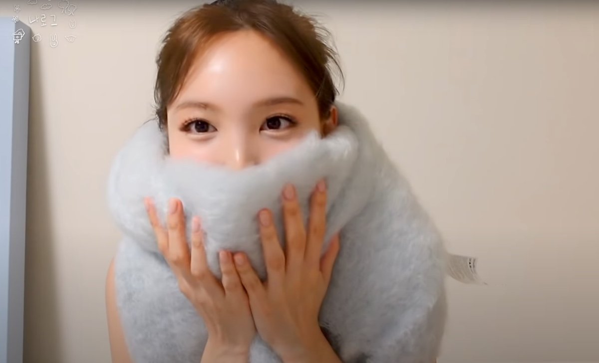 VovaSakura79's tweet photo. #JYPTWICE #NAYEONlog
Nayeon 🥰🥰🥰 https://t.co/SlG4tp0kcZ