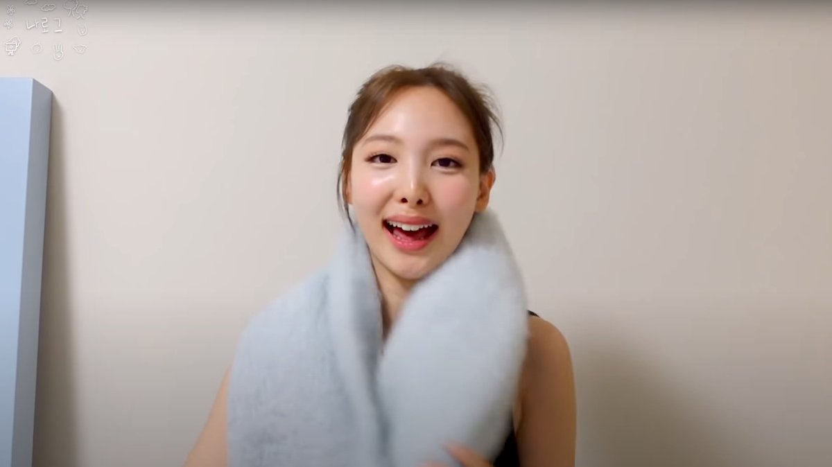 VovaSakura79's tweet photo. #JYPTWICE #NAYEONlog
Nayeon 🥰🥰🥰 https://t.co/SlG4tp0kcZ