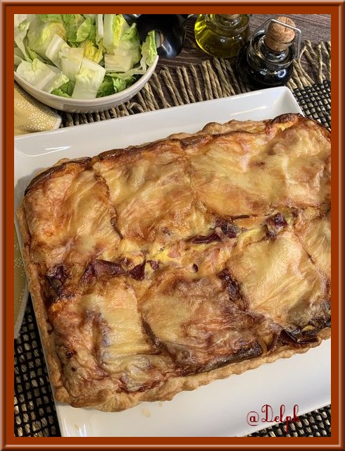 b_djm's tweet photo. C'est ultra gourmand ce soir avec cette quiche à  la raclette Bon appétit
La recette https://t.co/SXNOKPt37Q https://t.co/EO6G0bA9Jx