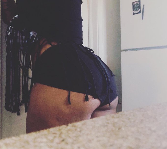 All good things come in threes 😝   #whoschynawhyte #chicago #onyourknees #three #brand #ass #Thread #linkinbio<a href="/tag/whoschynawhyte"class="tags">#whoschynawhyte</a><a href="/tag/linkinbio"class="tags"><span>#linkinbio</span></a><a href="/tag/chicago"class="tags"><span>#chicago</span></a><a href="/tag/ass"class="tags"><span>#ass</span></a><a href="/tag/brand"class="tags"><span>#brand</span></a><a href="/tag/thread"class="tags"><span>#thread</span></a><a href="/tag/three"class="tags"><span>#three</span></a>