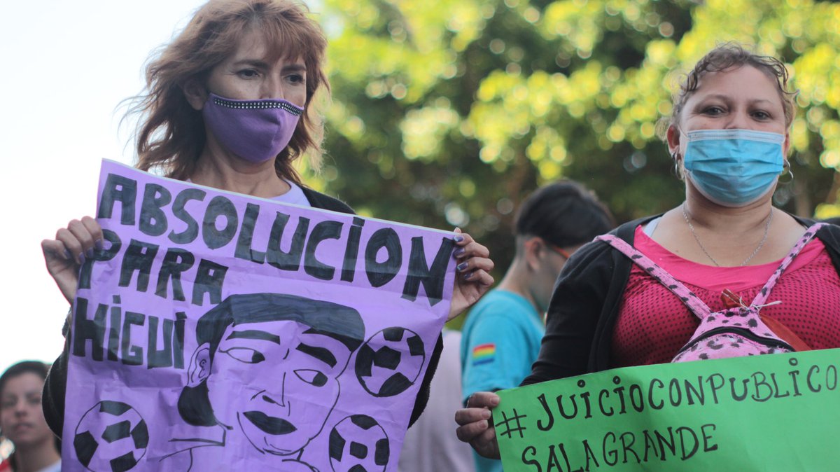 LaSublevada's tweet photo. 🔥Hoy copamos la puerta de los Tribunales de San Martin para bancar a Higui, una lesbiana visible que se defendió de un intento de violación correctiva.

Exigimos la #AbsoluciónParaHigui

#YoTambiénMeDefenderíaComoHigui 
#ReformaJudicialTransfeminista https://t.co/0ArRylmFdn