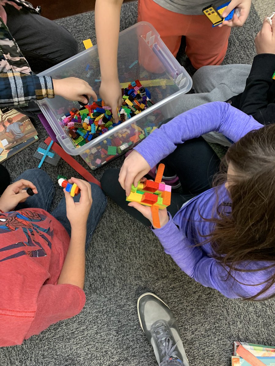 HarryWHBell's tweet photo. Ss @pennerLRSD @louis_riel_sd honour Amelia Earhart’s determination and bravery by building Lego airplanes (and a helicopter 😀). Simple maker activities that encourage critical thinking and creativity! https://t.co/JGSlNV8Vbx