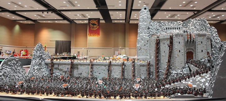 ElMundoTolkien's tweet photo. El Abismo de Helm, construido con LEGO.

No digas nada, solo haz RT.

💍💍 https://t.co/xNW1BUgjRQ
