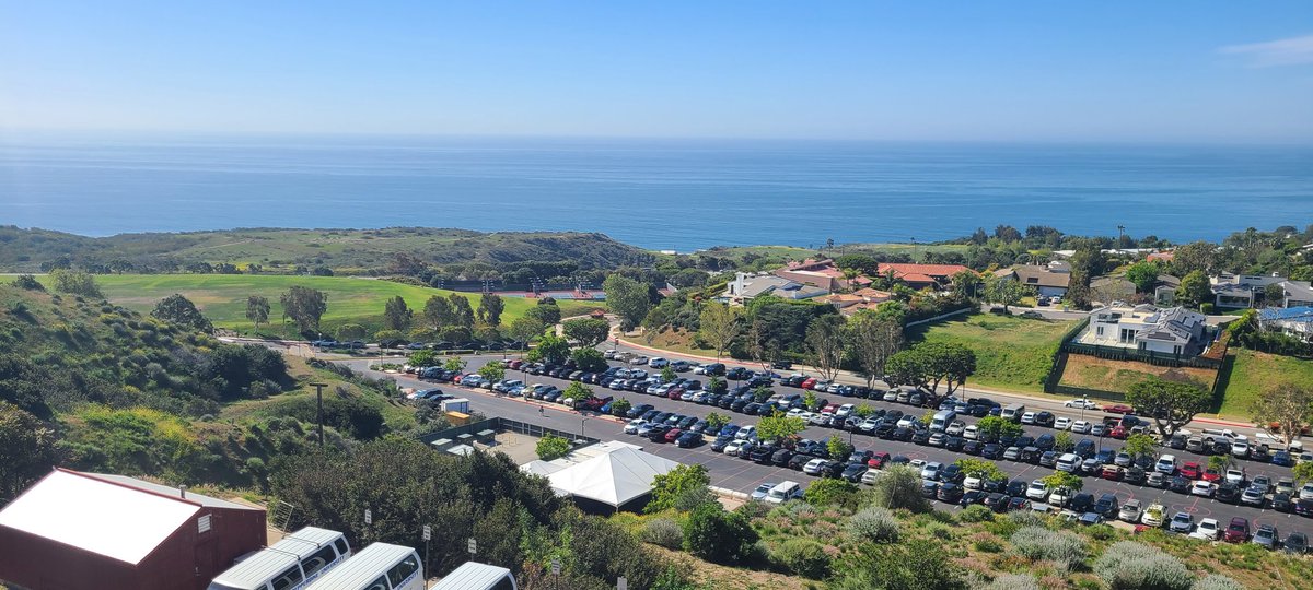 MsHandTeacher's tweet photo. All the P's in Pepperdine are for pretty #LAWint22 @Dawson_School https://t.co/MOug2f7VOV