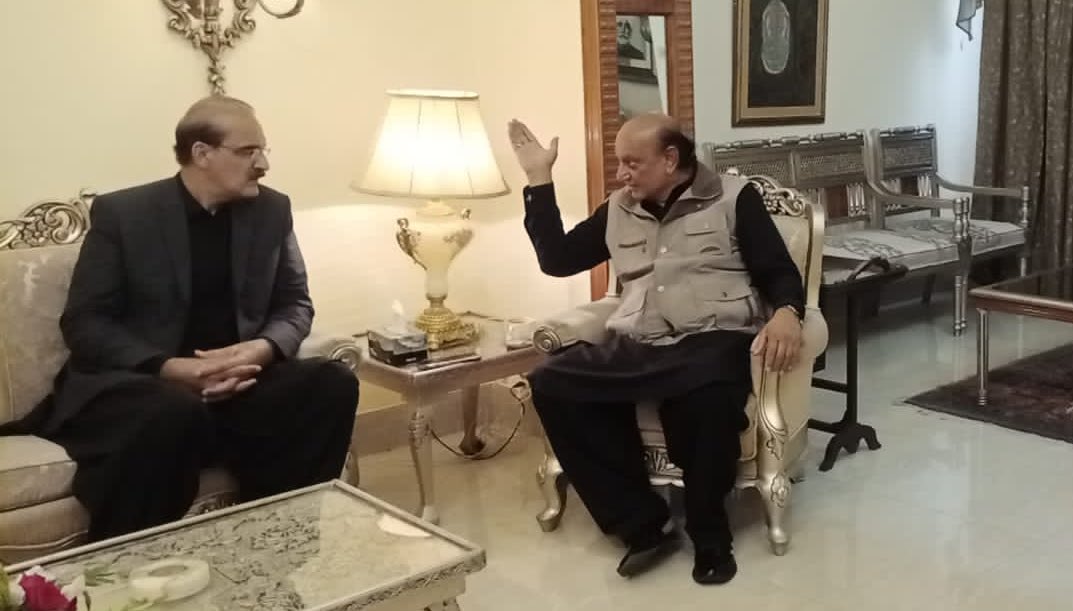 RajaBasharatLAW's tweet photo. ممبر قومی اسمبلی عامر محمود کیانی @AMKPTI کی صوبائی وزیر قانون، پارلیمانی امور و کواپریٹو پنجاب محمد بشارت راجہ کی رہائش گاہ آمد۔
راجہ بشارت سے انکی ہمشیرہ کی وفات پر اظہار افسوس اور فاتحہ خوانی کی۔
#Rawalpindi #Dhamial #PP14 https://t.co/OOG4WcKm2P