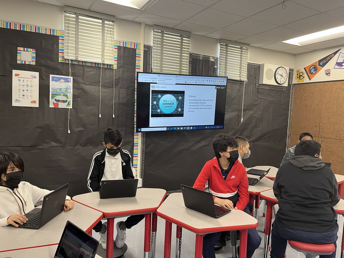 lazy_bookworm99's tweet photo. Stepping out of your comfort zone 😳in front of your peers is hard! These Ss watched a vid about the benefits (yes benefits!) of being connected 24/7 and used the #whiteboard @LearnPromethean @CommonSenseEd then 🗣about Media Balance @LynwoodSchools @LUSDDigital #marktwaincomets https://t.co/MNiO9K2G4V