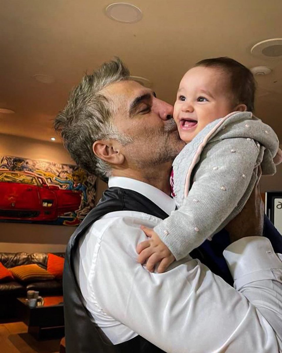 DenisseComadre's tweet photo. "Estoy seguro de que Dios te envió… Nomás para mi.
Feliz cumpleaños, mi niña hermosa. ♥️♥️♥️ Te amo!"

De esta manera nuestro querido #potrillo felicito el primer año de su nieta #Cayetana 🥳😍👇 https://t.co/09kRJNE1dh