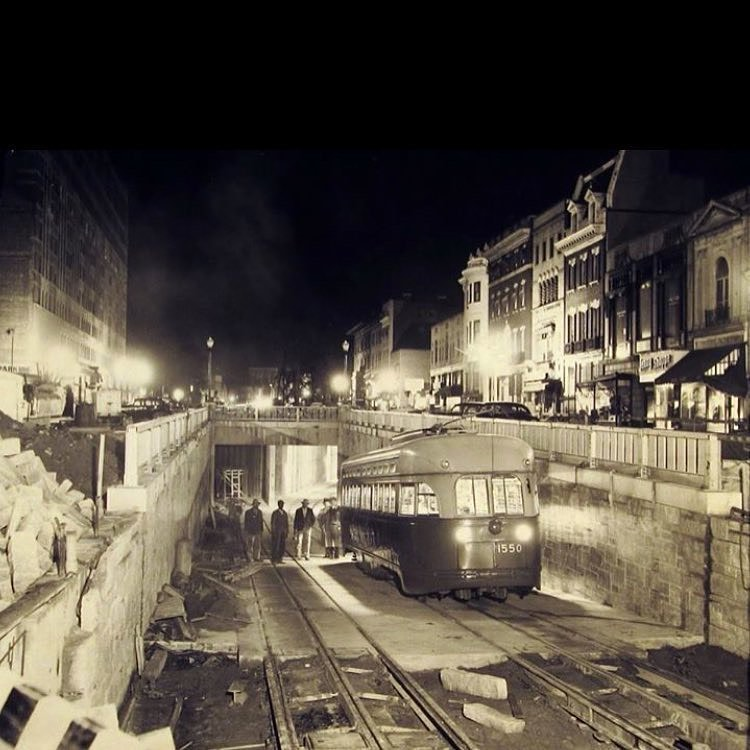 FueraTunel's tweet photo. Por último, creemos que el espacio que ahora ocupa el túnel de Pérez Galdós debe recuperarse y ponerse a disposición de la ciudadanía. Proponemos la creación de un espacio o ágora cultural multiusos. Una iniciativa alineada con la sostenibilidad y la regeneración urbana. https://t.co/kIJpuUR6Ie