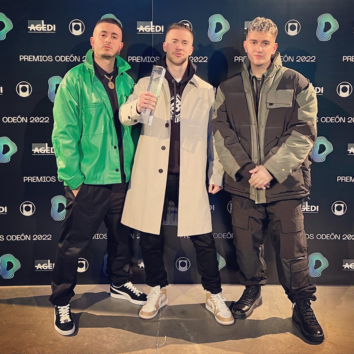 NatosyWaor's tweet photo. Mejor álbum de música urbana 2021 @PremiosOdeon https://t.co/7k0FZkb20E