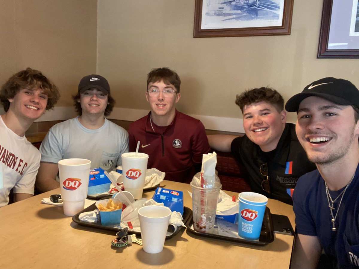 jpstivers's tweet photo. #TeacherWin today when your former students are on college spring break and ask to catch up with you! Love these guys and so proud of the path they are on. #LeaveALegacy #TeachingIsACalling #CollegeKidsCanEat https://t.co/Rm4KUxV6BV