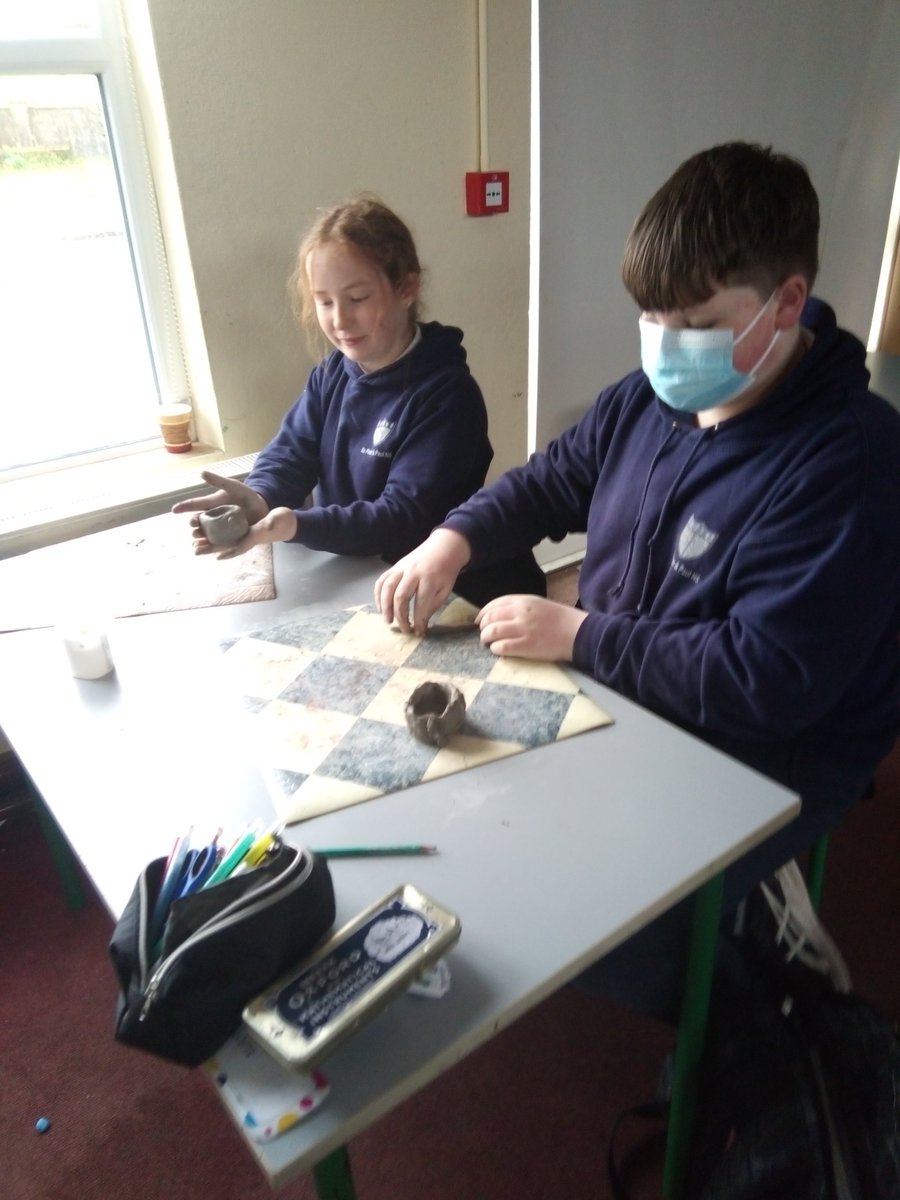 SsPeterPaulNS1's tweet photo. Working with clay making shamrock pots! #creativeschools #art #stpatricksday #straidens https://t.co/cYwmXCx1HK
