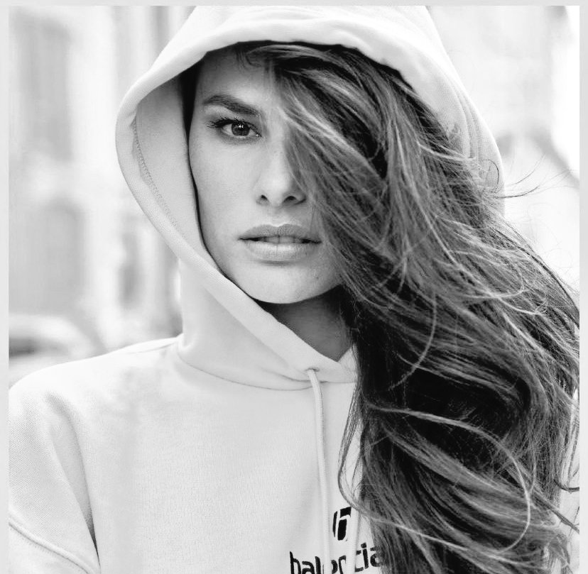 LyzaBGCrompton's tweet photo. Nosso amor hoje no universo no mundo todo.
Ela é Protagonista 
@daymelloreal 
#PartParty https://t.co/rmJD3hU6Z6