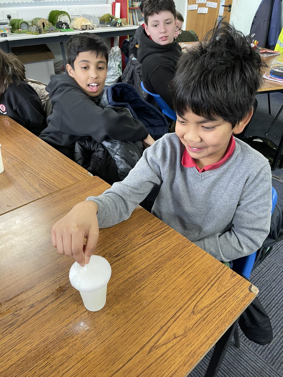 stcadocsprimary's tweet image. Primary 7b had a great time making lemon soda today. They wrote up their experiment report and made a hypothesis about the reaction that would take place! 🥼🧪 #ERCSTEM