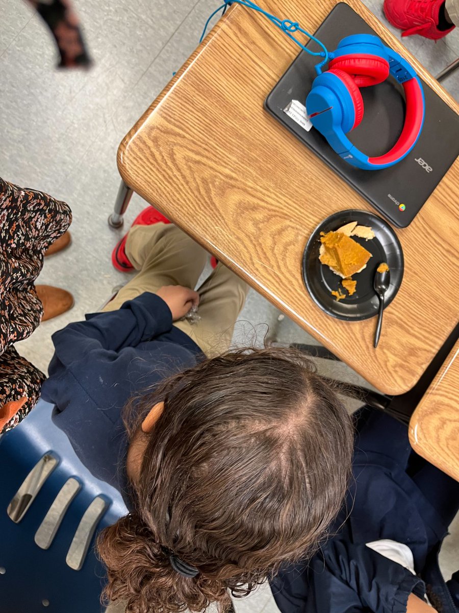 MeadeHgtsAACPS's tweet photo. Pi Day at Meade Heights! Thanks to Ms. Williams in 1st grade for sharing her photos! #MightyMeade #AACPSAwesome #piday2022 https://t.co/noQ3VYLWLJ