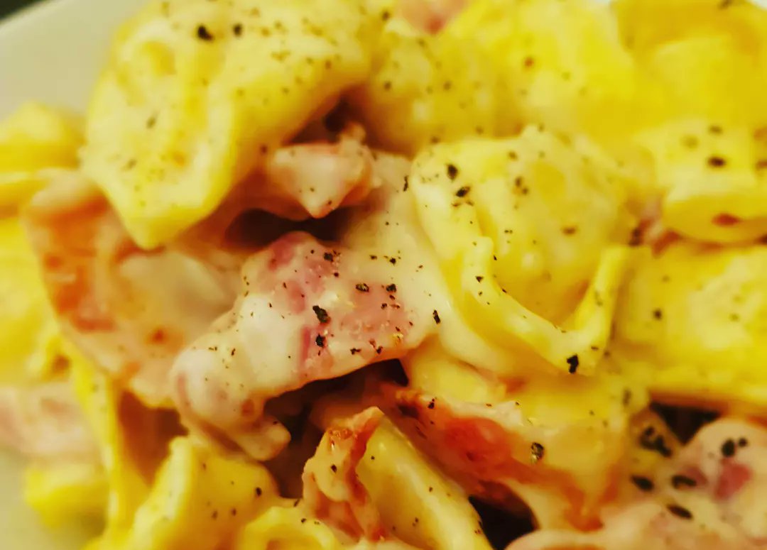 Ibby_tri's tweet photo. As the missus is working tonight, it means I'm in charge of the monsters. Now they're in bed, nice zoom around @gozwift then homemade cheesy, bacon pasta thing cobbled together.
Perfect ๐
#zwift #wahooligan #turbotraining #cycling https://t.co/My9MnlKksG