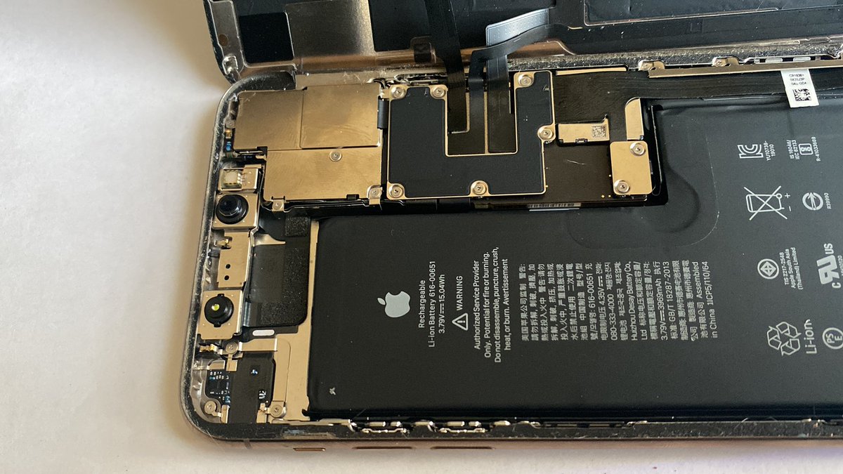 Chr0nicT's tweet photo. To my iPhone repair people, I replaced a charging port on an 11 Pro max, and now the earpiece isn’t working? The proximity sensor, Face ID, etc… is all good https://t.co/9jIzCC5CDR
