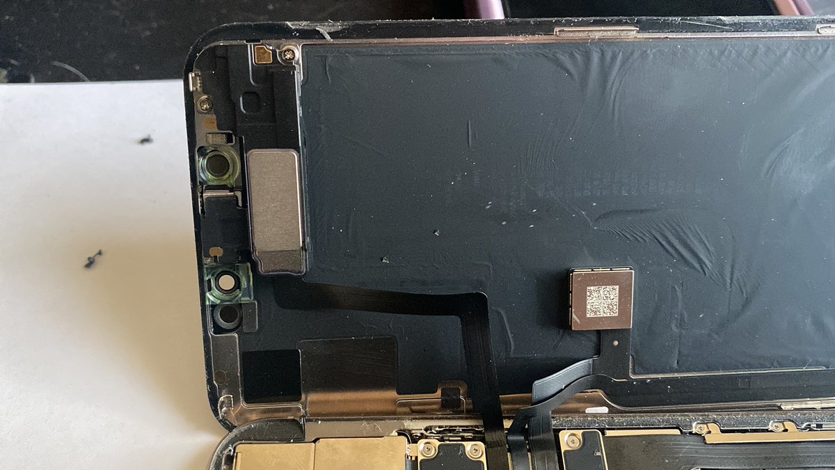 Chr0nicT's tweet photo. To my iPhone repair people, I replaced a charging port on an 11 Pro max, and now the earpiece isn’t working? The proximity sensor, Face ID, etc… is all good https://t.co/9jIzCC5CDR