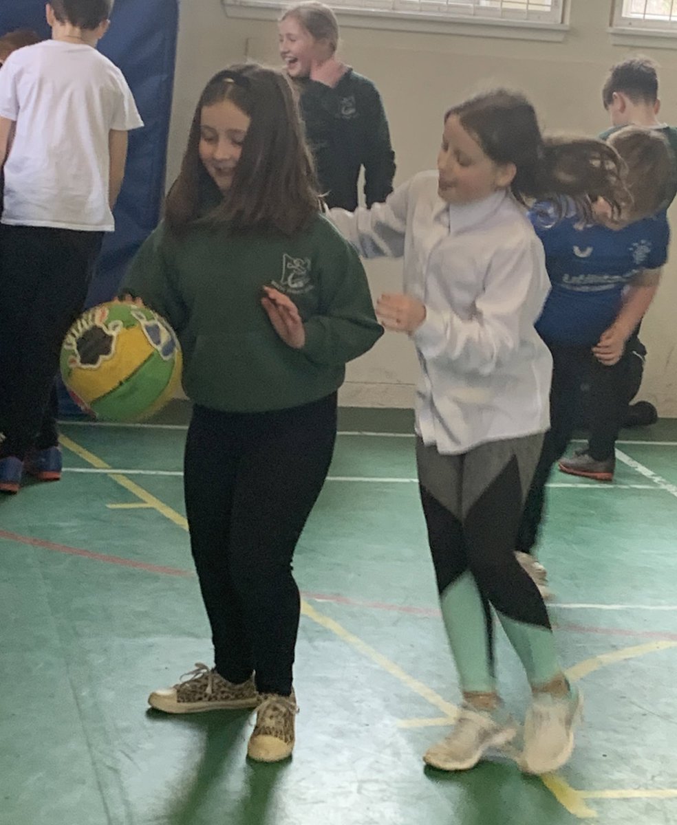 BeaulySchool's tweet photo. Some impressive ATTACK and DEFENCE! This was the focus for P5/6 today as we come to the end of “games skills” this term #beaulybairns #basketball #attackanddefence https://t.co/rejzuK1qPn