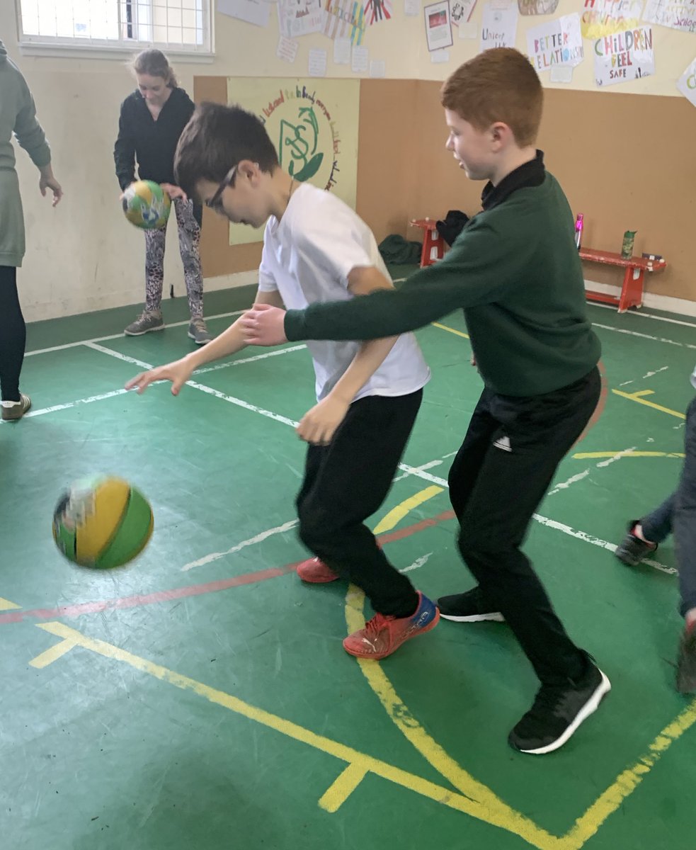 BeaulySchool's tweet photo. Some impressive ATTACK and DEFENCE! This was the focus for P5/6 today as we come to the end of “games skills” this term #beaulybairns #basketball #attackanddefence https://t.co/rejzuK1qPn