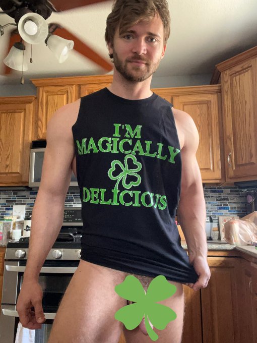 Cum play w my lucky charm 🍀 online now and ready to keep the party going! Currently in 1st place. Let&rsquo;s<a href="/tag/flexfriday"class="tags"><span>#flexfriday</span></a>