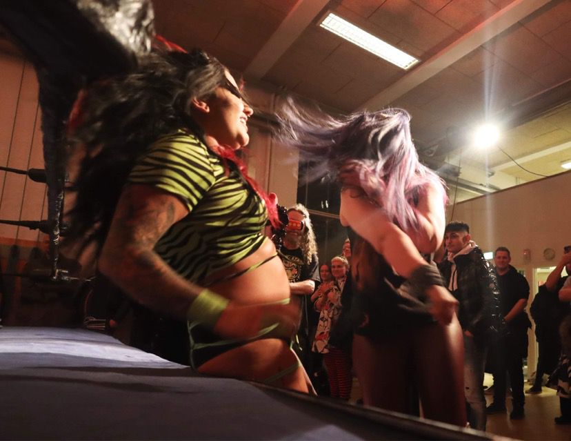 WrestlingValor's tweet photo. Scotland's @RubiRoberts_BBS may have left her mark on New Jersey native @jess_lexiluxx at CCW: Grunge, but both women left a mark with the CCW audience! This one was carnage! https://t.co/mRKBFaJMJc