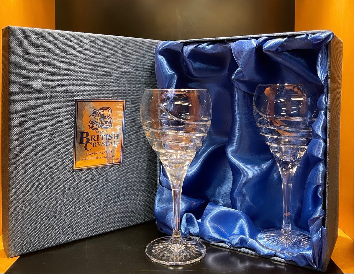 BHillCrystal0's tweet photo. Our stunning Havana range, the most perfect gift this Mother’s Day! Classy but with a modern twist! 
#crystalglass #MothersDaygifts #handmade #giftideas #madeintheblackcountry #madeintheuk https://t.co/eml7z38RK1