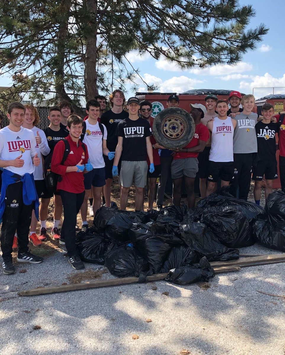 iuindy_mxctf's tweet photo. Fun afternoon with the team as we continue to do our part keeping @IUPUI @WhiteRiverStPrk looking good! https://t.co/u5tIEDaTd9