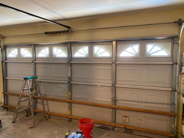 TBG__Co's tweet photo. The before and after of a 16x7 garage door replacement. It has been a great day for us so far and we look forward to many more projects this week.  
-TBG Door Co Admin https://t.co/nSXmIDzkqu