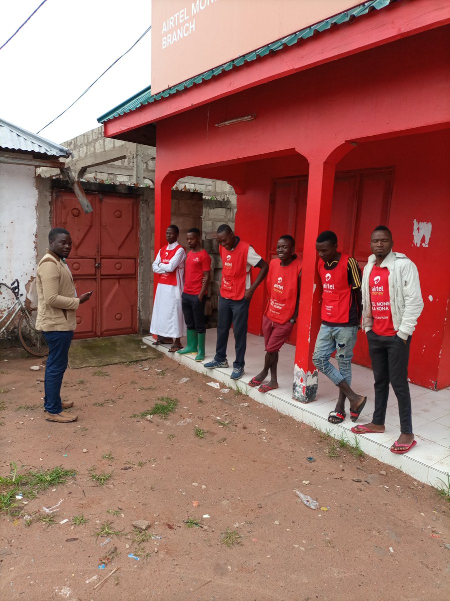 BundalaJk's tweet photo. Nkiniziwa airtel branch 
We work as team to accomplish the goals https://t.co/8JUV9E3dYR