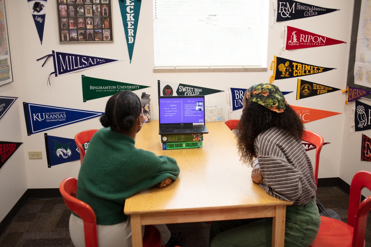 SASweb's tweet image. As of March 7, the 40 members of the Class of 2022 have received 62 college acceptances to 50 colleges and universities from across the country.

sasweb.org/about/news/det…