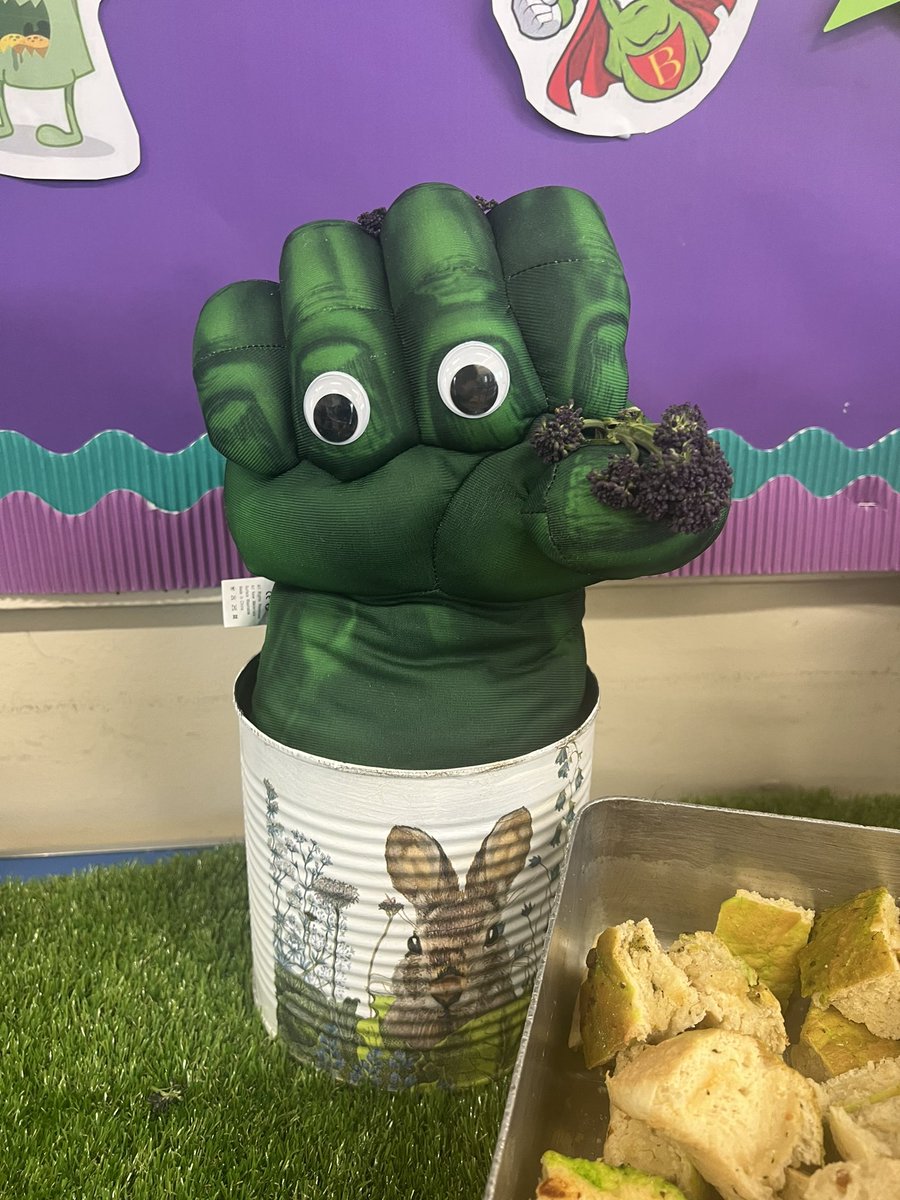 HollyJayC's tweet photo. Oh Broccoli @WoodlandsFormby is coming for you!! 👊🏻 @VegPowerUK https://t.co/MLy24uEq18