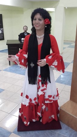 Celina González, Reina de la Música Campesina, símbolo de la cultura y los campos, hoy 94 aniversario de su natalicio. Figura eterna de la música y la cultura cubana, parte de la obra de los Barrios, creadores del  #FCBC, en el Museo de Cera de Bayamo en la #provinciaGranma