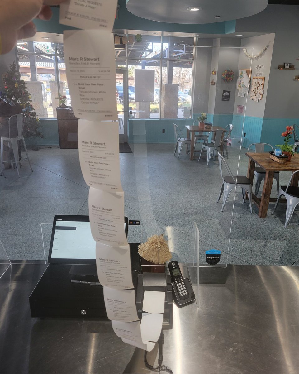 KekoasKitchen's tweet photo. We've got guests Donating Plates left and right today!! Help us feed the people of North Texas that are in need. Visit our website and order through the ORDER NOW tab. Put "DONATE A PLATE" where it asks for your information. Please share and donate! @AllenAmericans @DunlapSports https://t.co/o8axkfSkpR