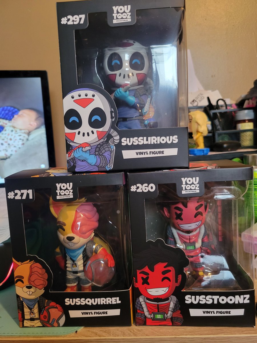 ShadowFlame5915's tweet photo. They are heeeereee! #youtooz #h2odelirious #cartoonz #deadsquirrel @youtooz @_CaRtOoNz @DeadSquirrelLiv #susslirious #susssquirrel #susstoonz https://t.co/HlHppNVrPF