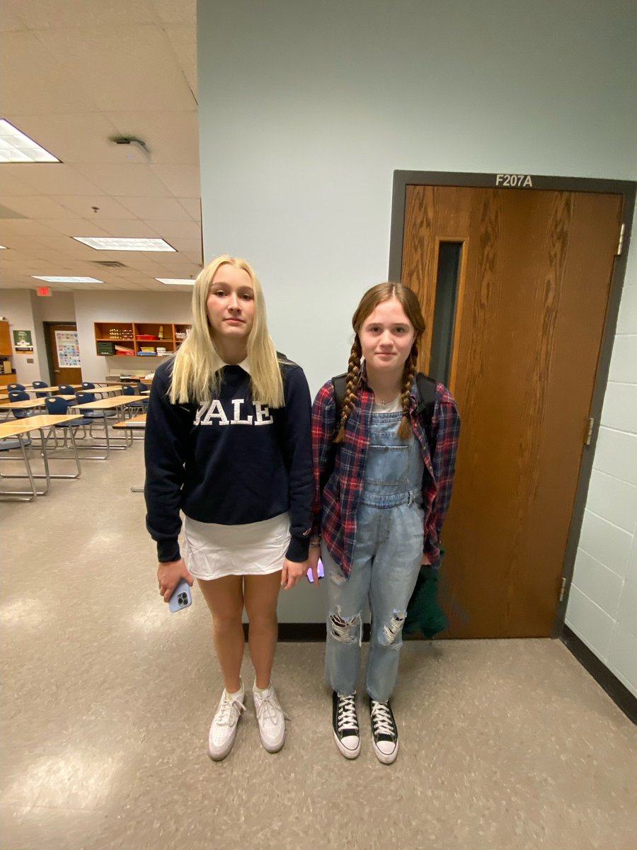 SPRING BREAK SPIRT WEEK: DAY 2 COUNTRY VS. PREPPY 👒👚👛🤠🐄