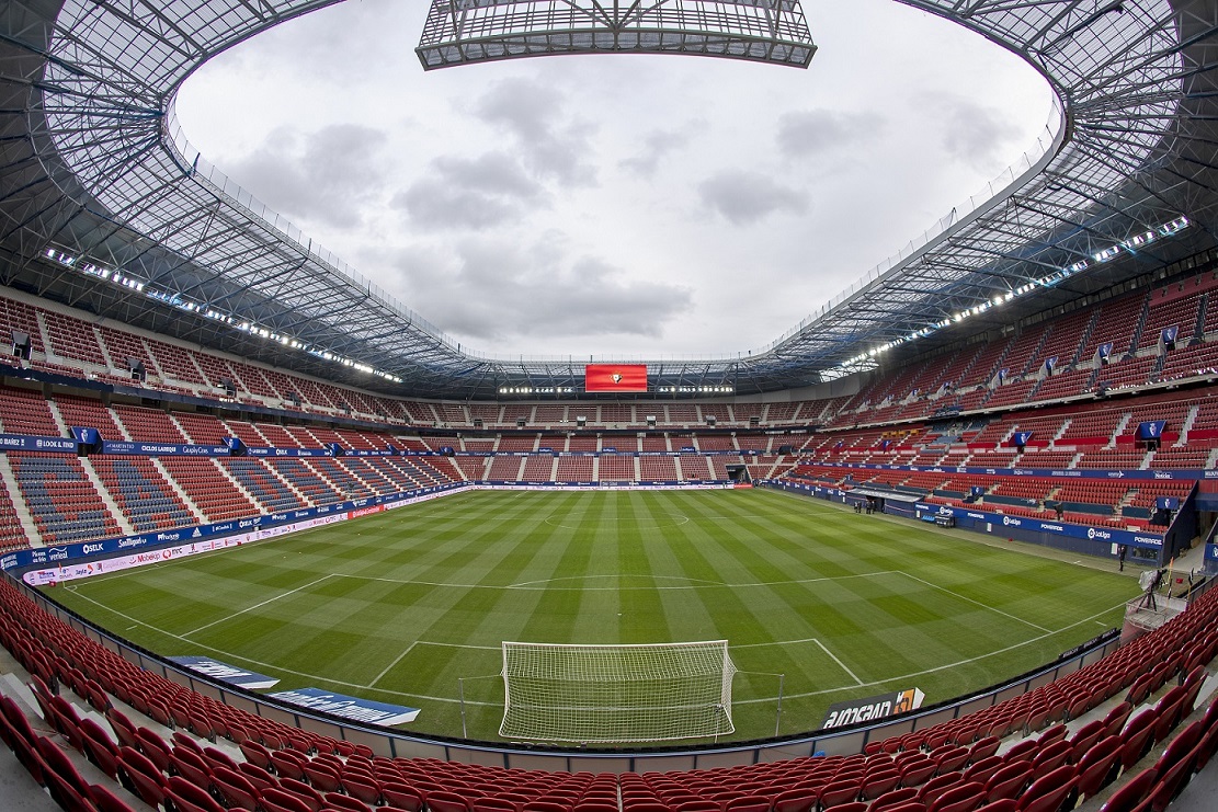 🚨🚨🚨 El Sadar, elegido MEJOR ESTADIO del MUNDO en 2021

👏👏👏 <a href="/CAOsasuna/">CAOsasuna</a> es el primer club de <a href="/LaLiga/">LALIGA</a> que logra el galardón otorgado por la prestigiosa web Stadium Database 

📻 radiomarca.com