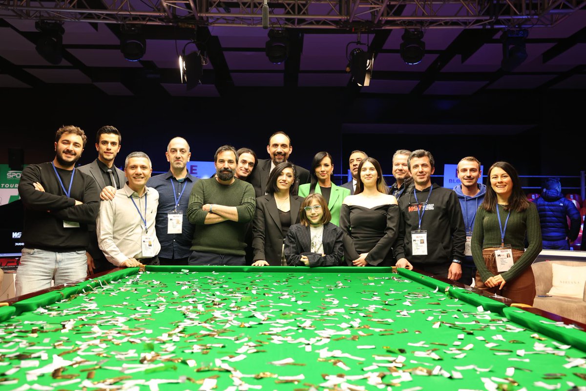 IrtenTugba's tweet photo. The team 🙏 #turkishmasters minus one or two 😃 they know who they are 😂 https://t.co/3btee8sBs2