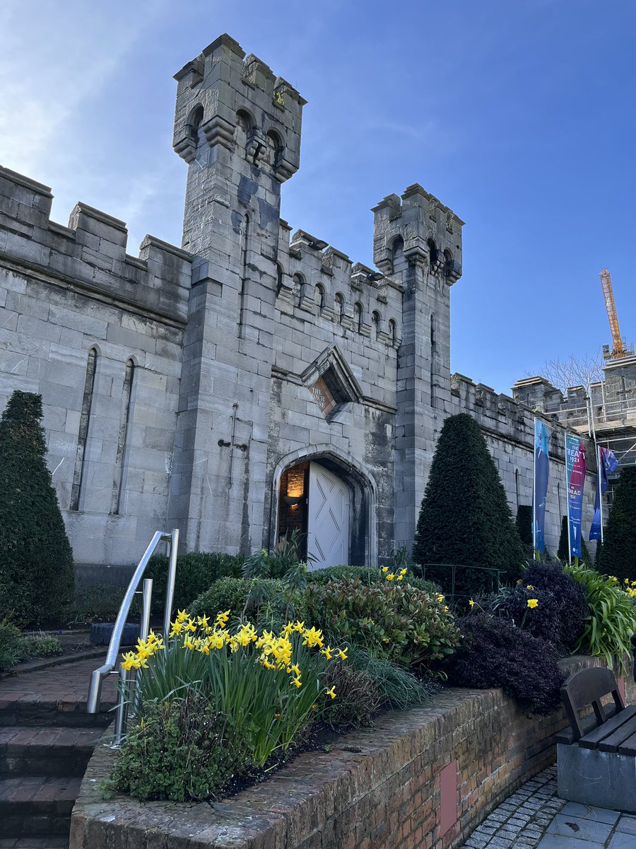 ShellieJ_KISD's tweet photo. No words! Dublin, Ireland is rich in history and stunning architecture. We’ve seen Long Hall at @tcddublin, @dublincastleopw, Christ Church, three concerts, the Irish Sea, and so much more. https://t.co/fbPXVOL0cO