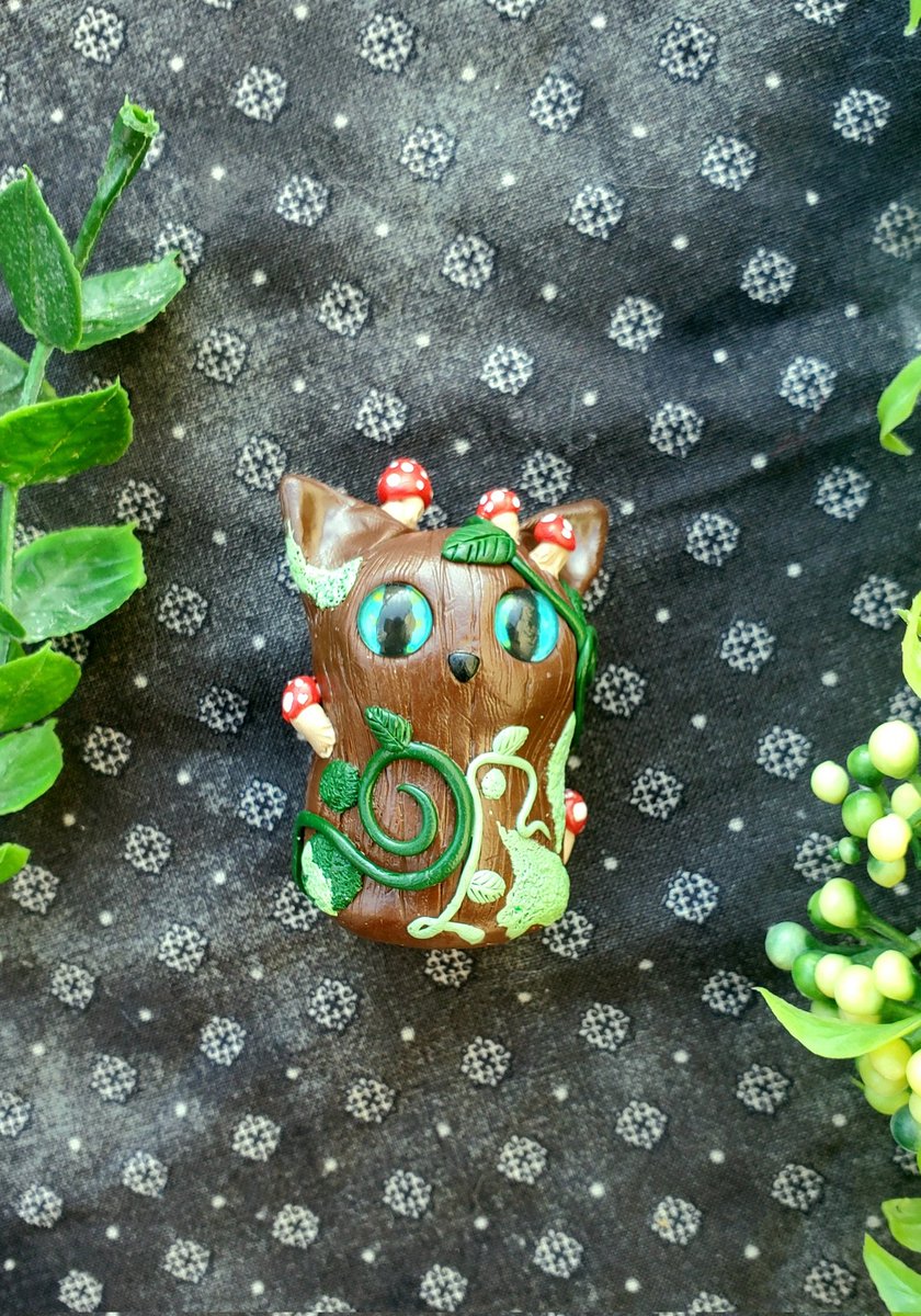 moldedmenagerie's tweet photo. Woodland kitty guardians 💚🍄🌿 https://t.co/PrkVJ6w1PV