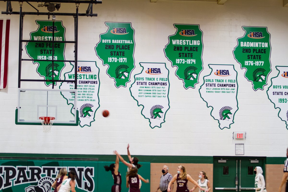VincentDJohnson's tweet photo. In another installment of #NotMyState, here's a look at some outlines of #Illinois that look pretty accurate on the north, south, & west sides, but I'm pretty sure the east part of the state is a straight line most of the way down south. https://t.co/wi2JWMxuh8