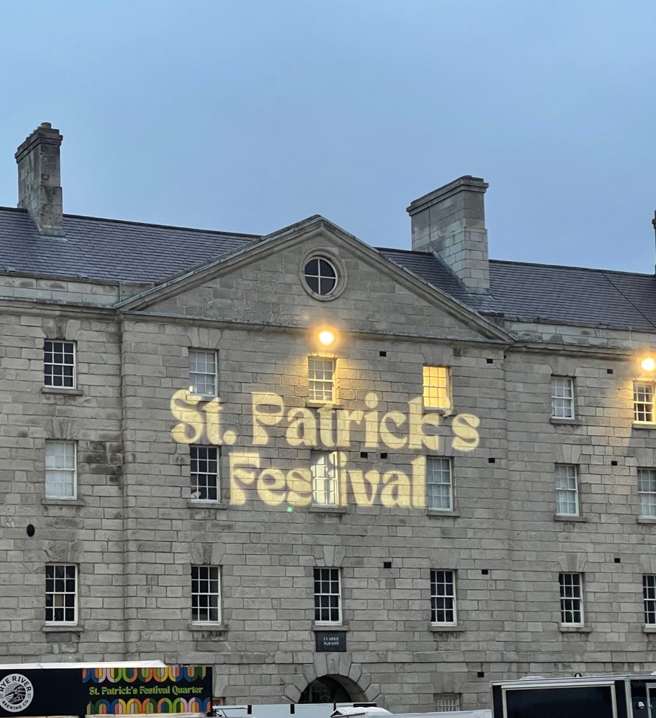 St. Patrick’s Festival 2022 kicks off tomorrow, Wed 16 March, at the Festival Quarter at @NMIreland, Collins Barracks. Check our website to see what’s happening and come and join us for a spectacular opening night 💚 #SPF22 @DeptCulturelRL @Failte_Ireland @DubCityCouncil