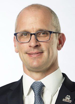 Dan Hurley (UConn): accountant