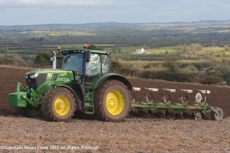sgcaseyck25's tweet photo. #SpringTillage2022 with a view and a cold breeze. A @JohnDeere 6215R with an @Amazone Cayros XMS 5 Furrow plough. Hopefully a bit more over the coming weeks https://t.co/qtNLgBFMZt