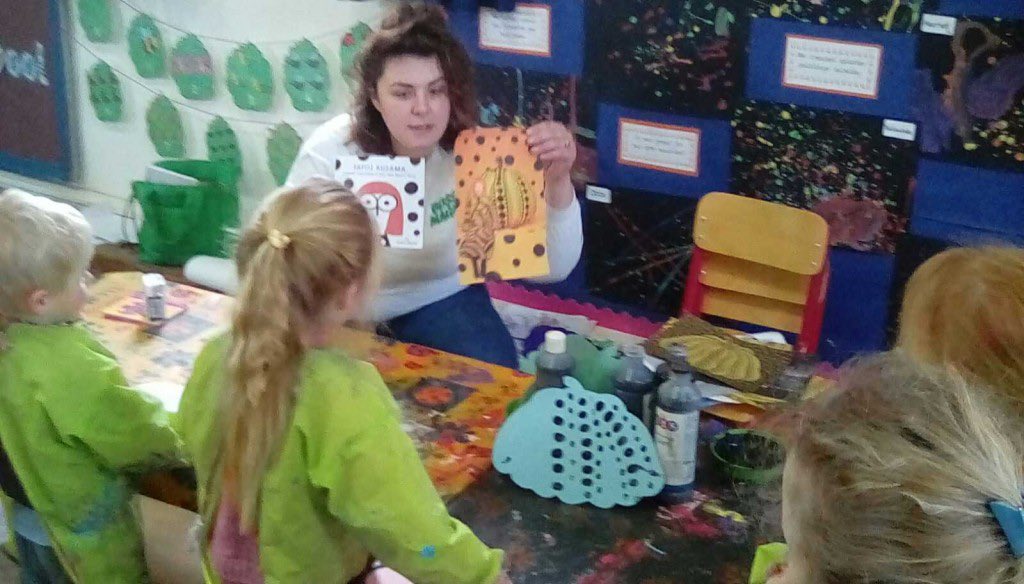 RipeNursery's tweet photo. We had a lovely visit from Jess who introduced Wise Owls to the work of Yayoi Kusama. Jess showed the children how to create their own dot pumpkins &amp; a fantastic dot chair, our very own ‘installation’ ! Thank you Jess! #youngartists #inspiration #sussexnursery #yayoikasuma https://t.co/HTW9oOPY7U