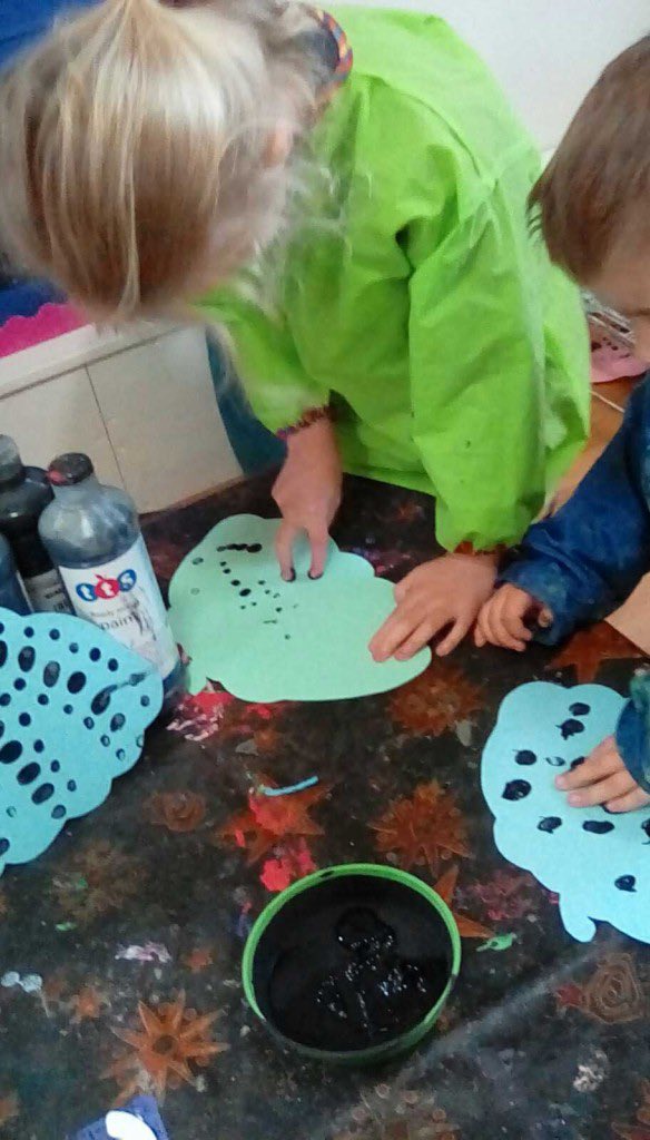 RipeNursery's tweet photo. We had a lovely visit from Jess who introduced Wise Owls to the work of Yayoi Kusama. Jess showed the children how to create their own dot pumpkins &amp; a fantastic dot chair, our very own ‘installation’ ! Thank you Jess! #youngartists #inspiration #sussexnursery #yayoikasuma https://t.co/HTW9oOPY7U