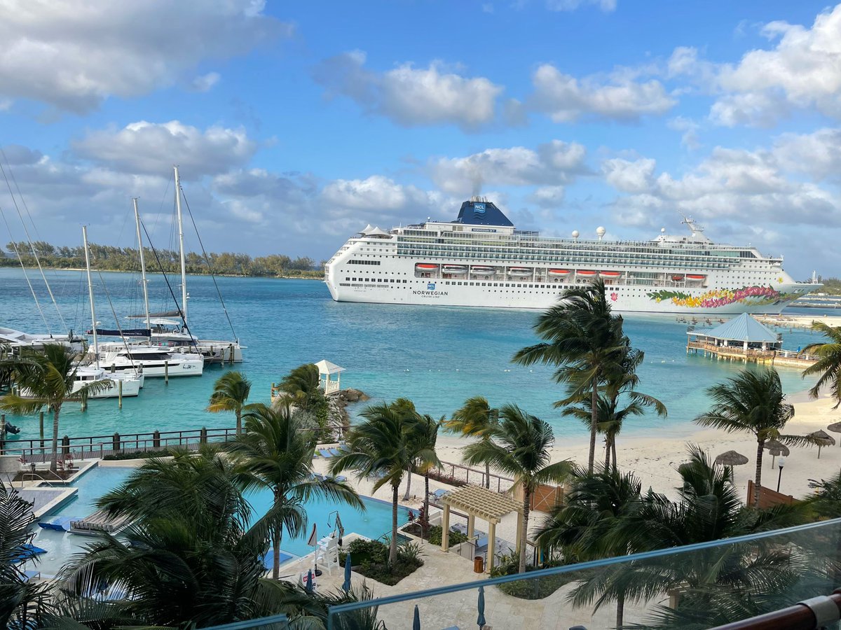 DraganflyInc's tweet photo. The @DraganflyInc team is in the Bahamas this week for some amazing events in conjunction with #BellaWings.
#Draganfly #DPRO #DFLY #team #UAS #DronesinBahamas https://t.co/VvTIG3kOYd